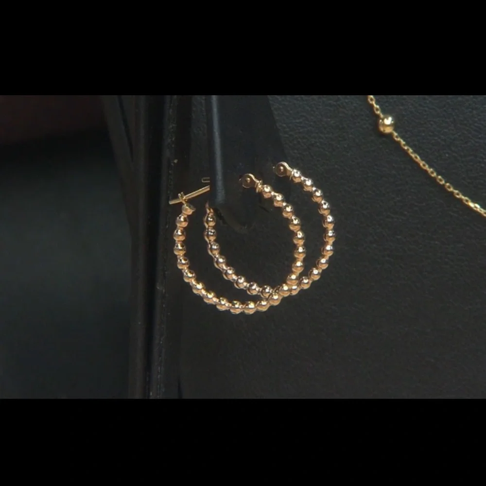 NEW 10k Yellow Gold Beaded 3/4" Hoop Earrings - Picture 3 of 9
